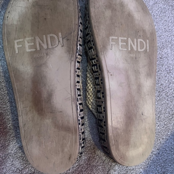 FENDI Rattan Slides - Picture 2 of 5
